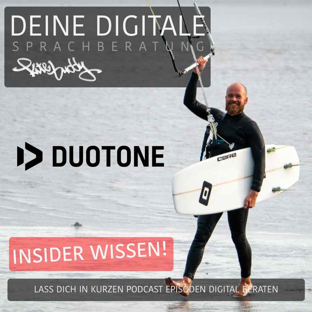 Auf dem Bild sehen wir Dorian mit Kite und Kiteboard aus dem Wasser kommen. Links von ihm steht in Schwarzer Schrift Duotone!